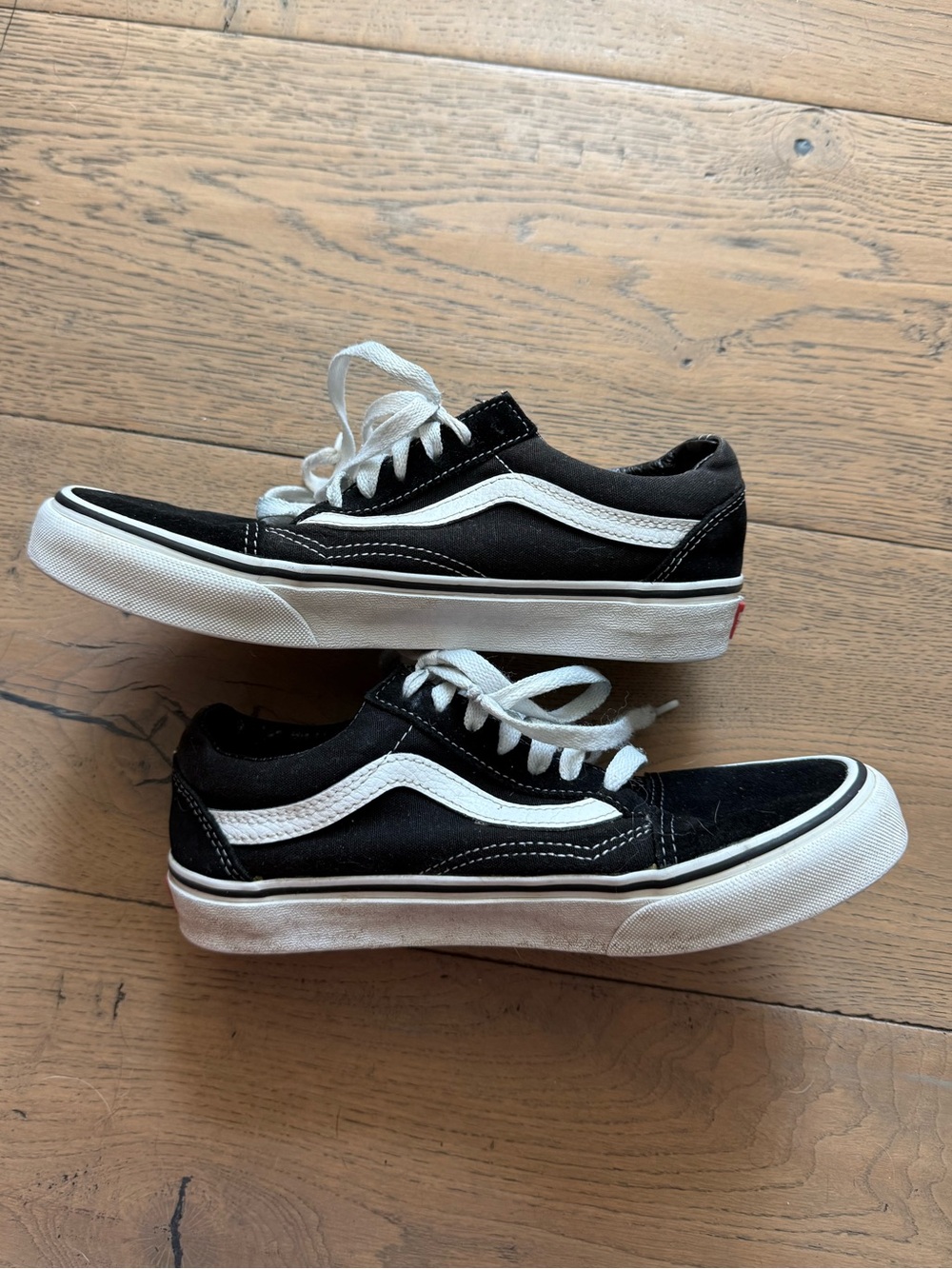 Vans Old Skool Black & White Classic Sneakers 7.5